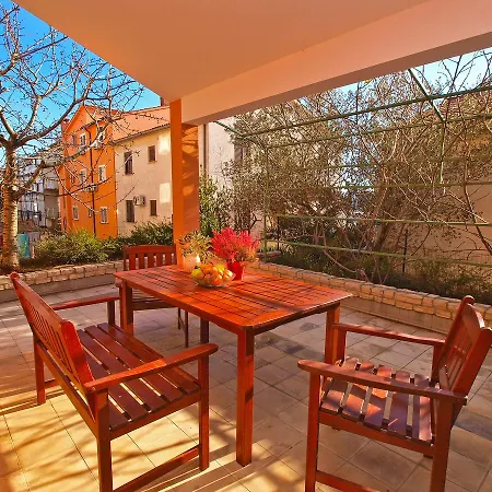 Apartamento Apartments Pula 1514 *