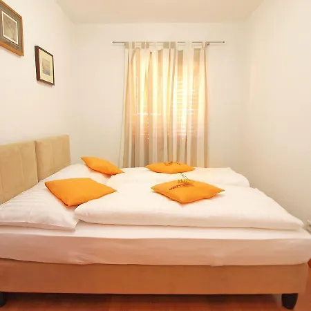 Apartamento Apartments Pula 1514 *
